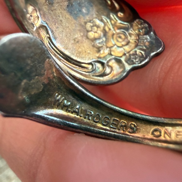 Vintage WM.A Rogers Oneida Ltd Ring Size  6 - Picture 3 of 4